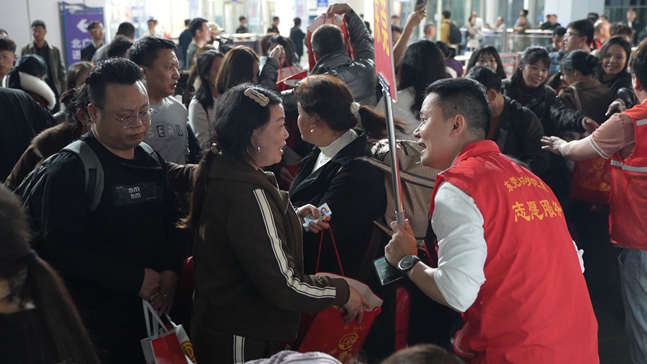 “马”上赴约！从家门到厂门，东莞这趟免费返岗专列太暖心